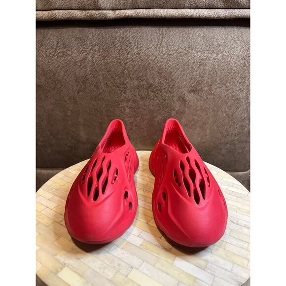 Adidas Yeezy Foam Runner \'Vermilion\' main image 4
